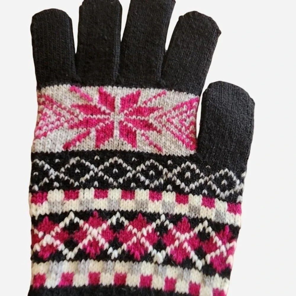 Knitted gloves with Fairisle snowflake pink and black boho argyle design